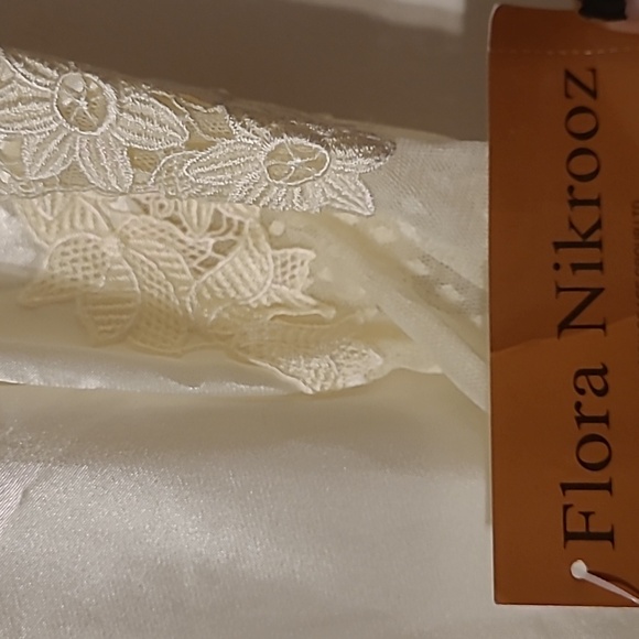 Flora Nikrooz Nightgown Slip set - Picture 8 of 8